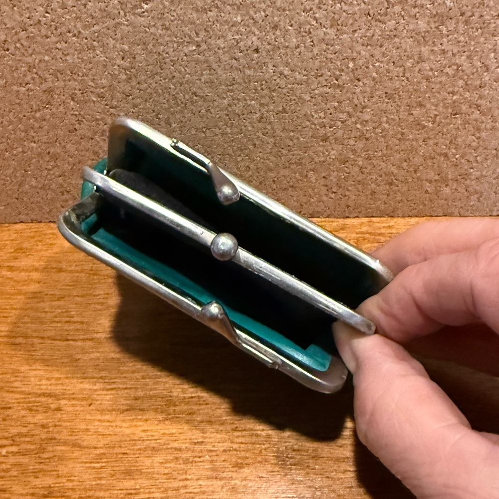 Vintage Teal Blue Colored Coin Purse Wallet with Kiss-Lock - Picture 3 of 5